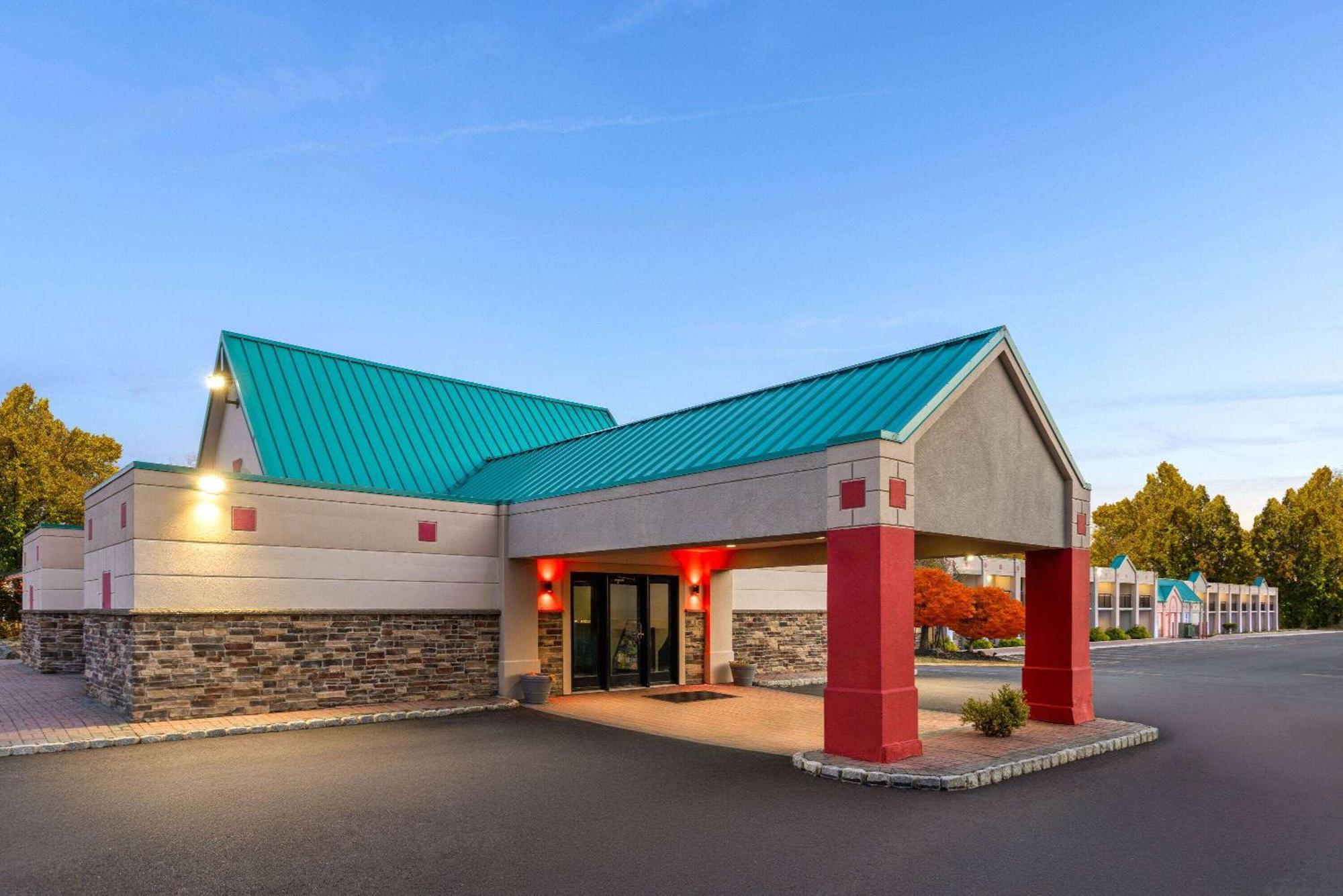 Ramada By Wyndham Parsippany Hotell Eksteriør bilde