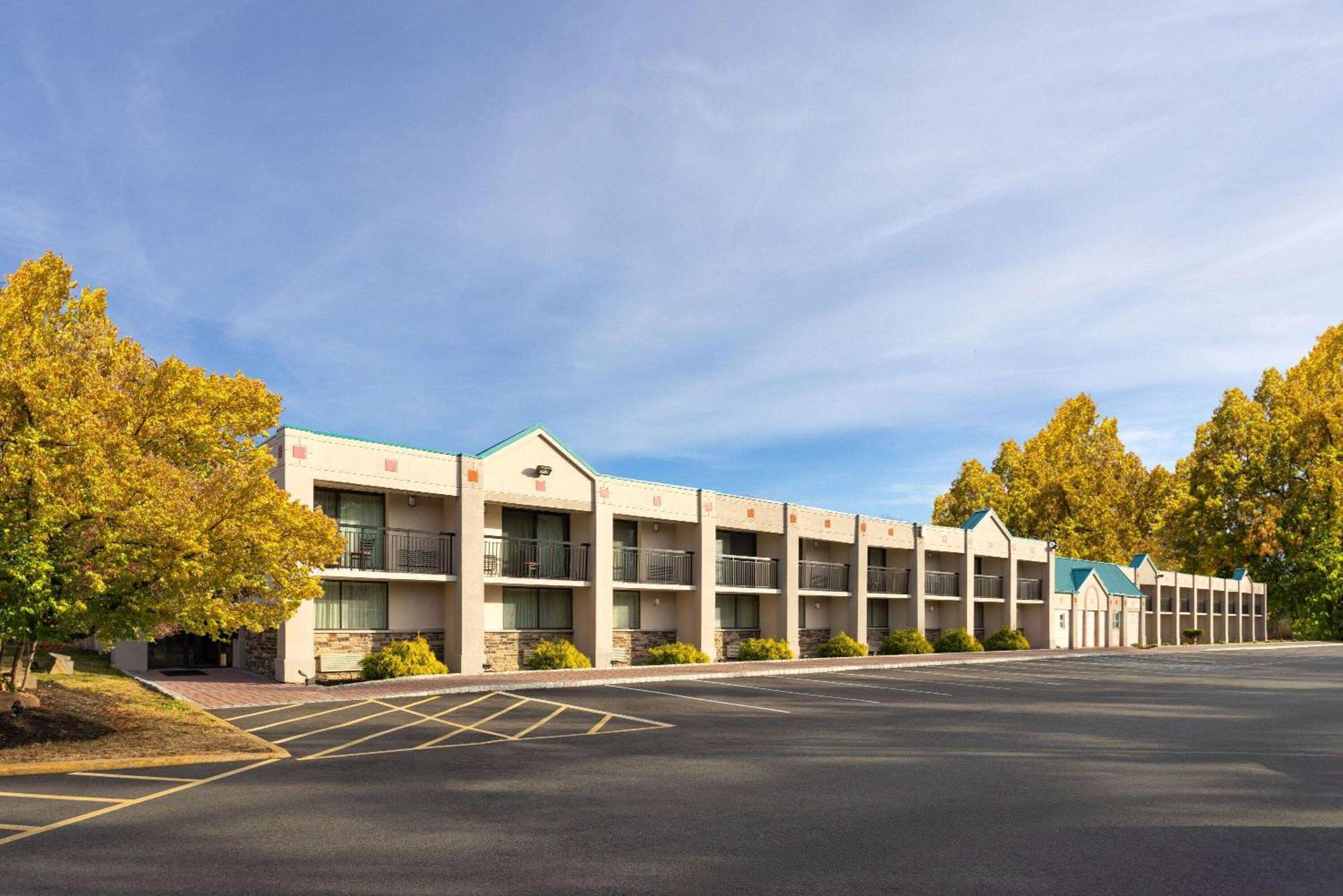 Ramada By Wyndham Parsippany Hotell Eksteriør bilde